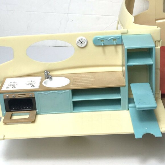 Calico Critters Caravan Family Camper 2018 Cream Green Model #CC2134 - Picture 11 of 14